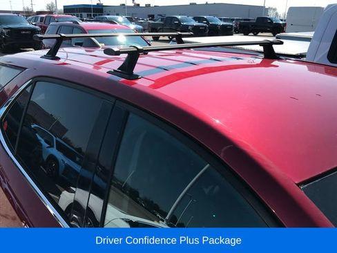 Used 2019 Chevrolet Equinox LT w/ Driver Convenience Package image 3