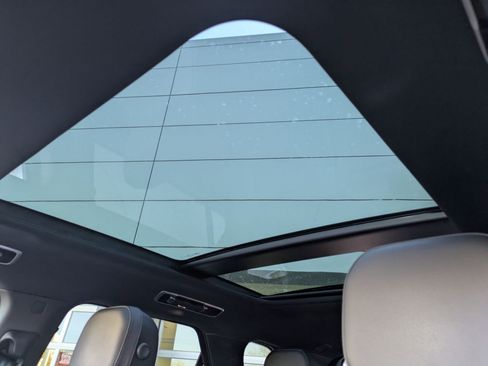 Used 2025 Land Rover Range Rover Sport image 26