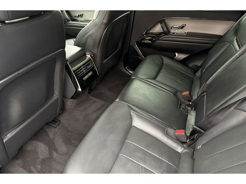 Used 2025 Land Rover Range Rover Sport SE AWD/4WD image 13