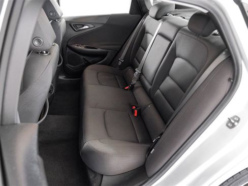 Used 2021 Chevrolet Malibu LT image 37
