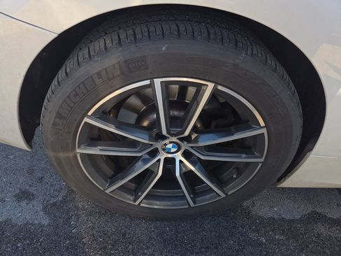 Used 2022 BMW 330i xDrive Sedan w/ Premium Package image 4