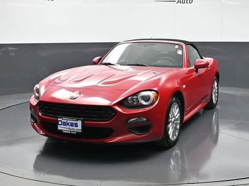 Used 2017 FIAT 124 Spider Classica image 4