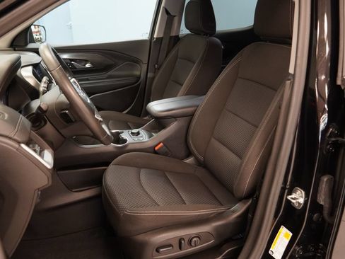 Used 2024 GMC Terrain SLE w/ Driver Convenience Package FWD image 3
