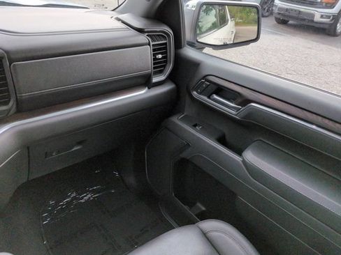 Used 2025 GMC Sierra 1500 SLT RWD image 16