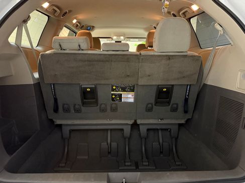 Used 2019 Toyota Sienna L image 34