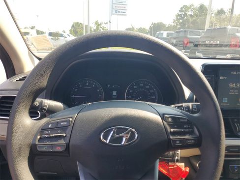 Used 2020 Hyundai Elantra GT image 18