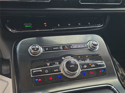 Certified 2021 Lincoln Nautilus Reserve AWD/4WD image 20