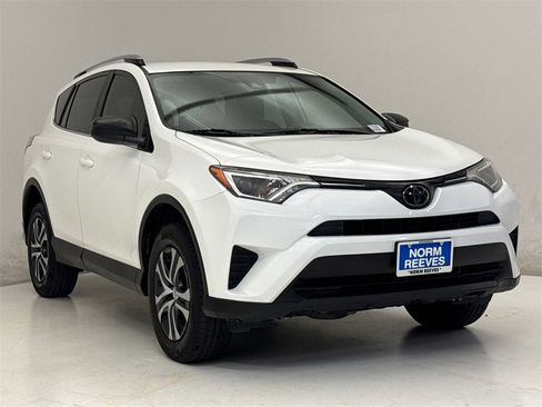 Used 2017 Toyota RAV4 LE image 4