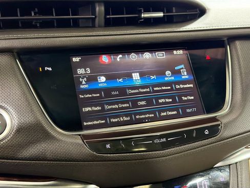 Used 2017 Cadillac XT5 Luxury w/ Driver Awareness Package AWD/4WD image 16