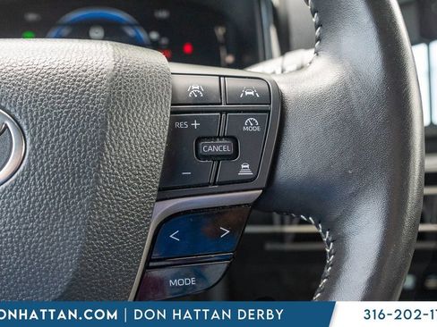 Used 2025 Toyota Camry SE FWD image 10