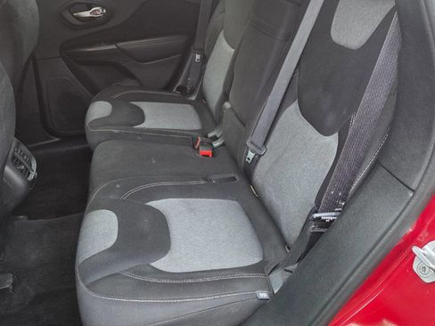 Used 2016 Jeep Cherokee Sport w/ Cold Weather Group image 17