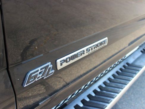 Used 2018 Ford F250 Platinum w/ FX4 Off-Road Package AWD/4WD image 3