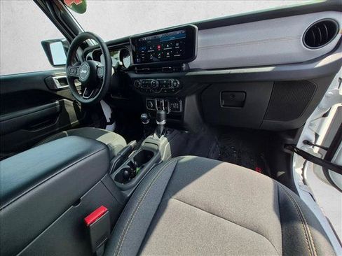 Used 2024 Jeep Wrangler Unlimited Sport AWD/4WD image 19