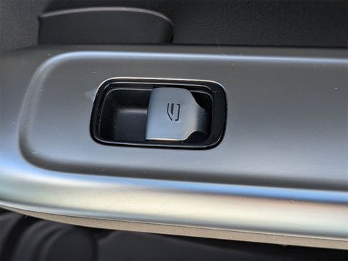 Used 2024 Mercedes-Benz C 300 4MATIC Sedan image 36