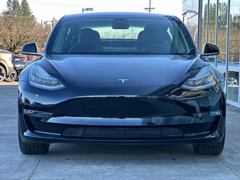 Used 2018 Tesla Model 3 Long Range image 8