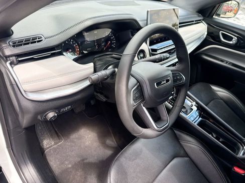 Used 2026 Jeep Compass Limited AWD/4WD image 10