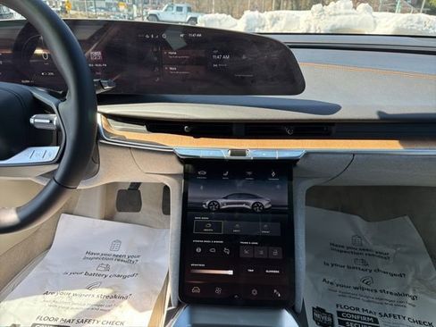 Used 2024 Lucid Air Touring image 17
