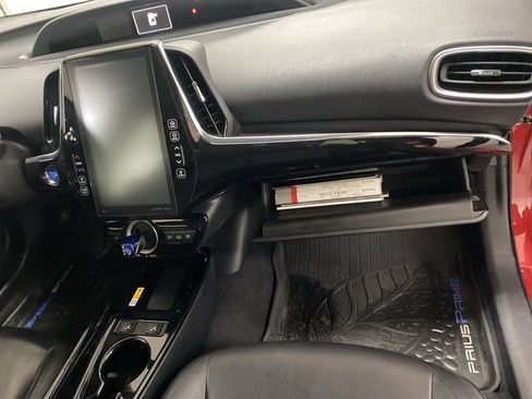 Used 2020 Toyota Prius Prime XLE image 11