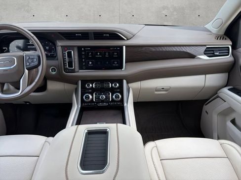 Used 2023 GMC Yukon Denali image 3