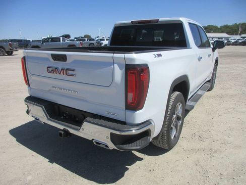 New 2026 GMC Sierra 1500 SLT w/ SLT Premium Plus Package AWD/4WD image 5