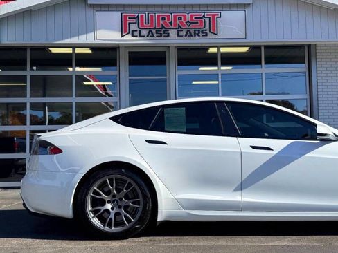 Used 2021 Tesla Model S Plaid image 7