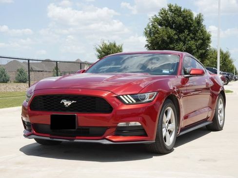 Used 2016 Ford Mustang Coupe RWD image 3