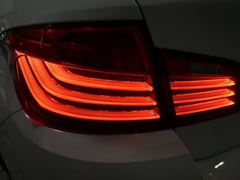 Used 2015 BMW 528i xDrive Sedan AWD/4WD image 33