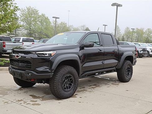 New 2024 Chevrolet Colorado ZR2 w/ ZR2 Bison Edition image 2