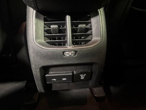 Used 2019 Jeep Cherokee Latitude Plus AWD/4WD image 34