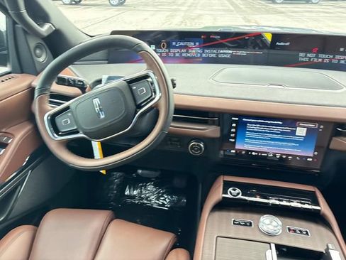 New 2025 Lincoln Navigator L Reserve AWD/4WD image 16
