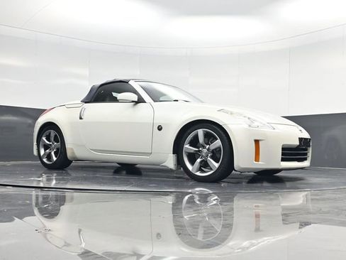 Used 2006 Nissan 350Z Touring image 38