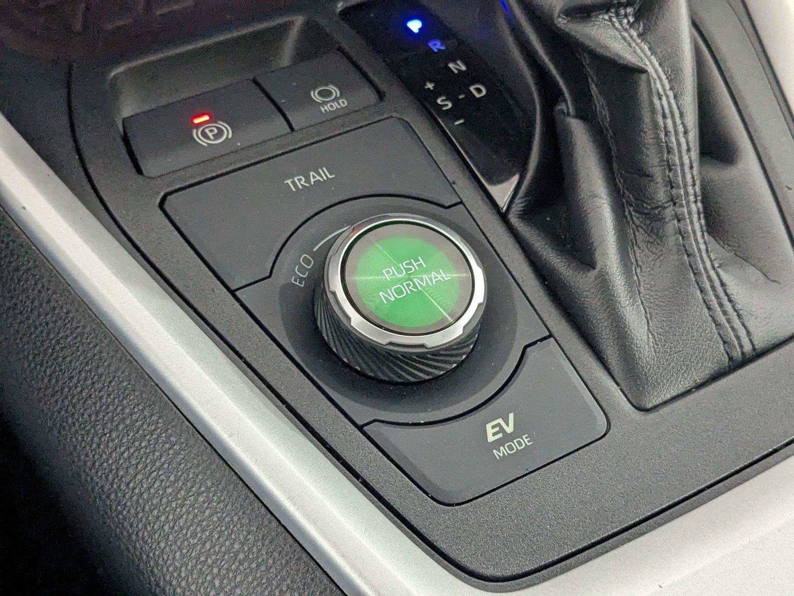 Used 2021 Toyota RAV4 Limited AWD/4WD image 27