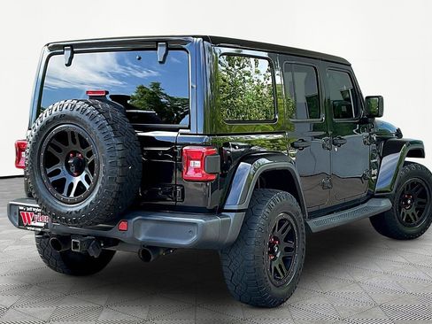 Used 2018 Jeep Wrangler Unlimited Sahara w/ Dual Top Group AWD/4WD image 6