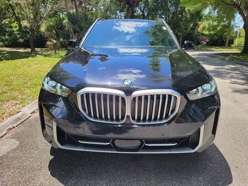 Used 2025 BMW X5 xDrive50e AWD/4WD image 2