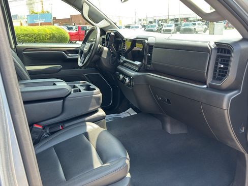 Used 2025 GMC Sierra 1500 SLT RWD image 18