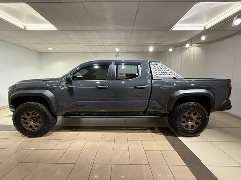 Used 2024 Toyota Tacoma Trailhunter image 2