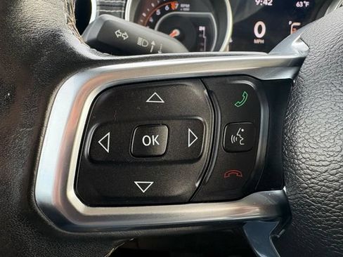 Used 2018 Jeep Wrangler Unlimited Sahara AWD/4WD image 23