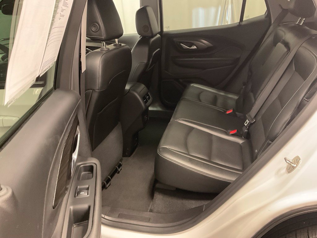 Used 2024 GMC Terrain SLT AWD/4WD image 26