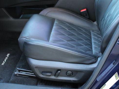 Used 2024 Nissan Rogue Platinum image 15