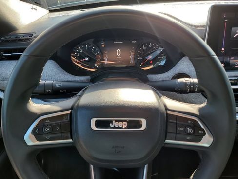 Used 2024 Jeep Compass Latitude AWD/4WD image 29