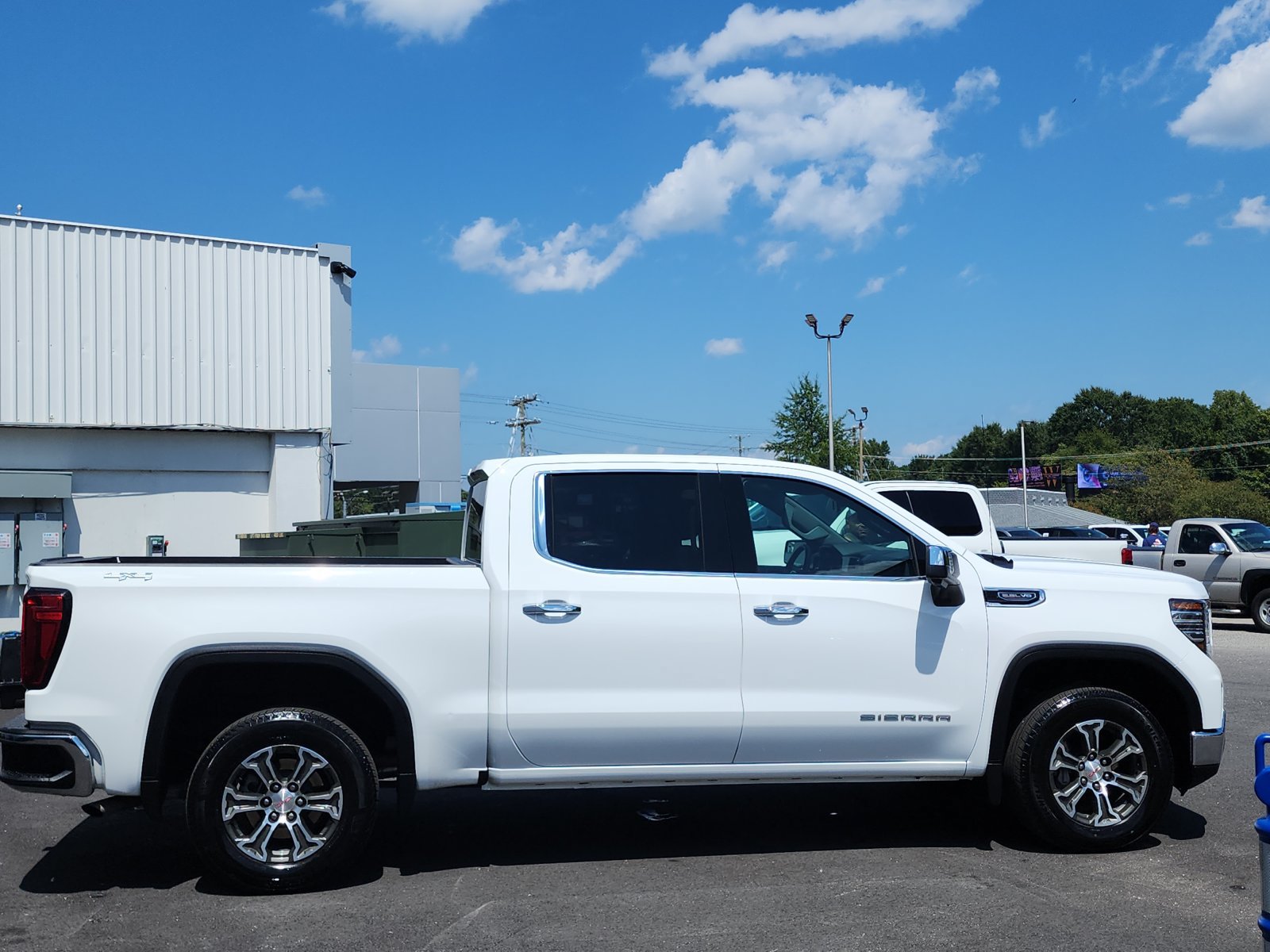 Used 2026 GMC Sierra 1500 SLT AWD/4WD image 6
