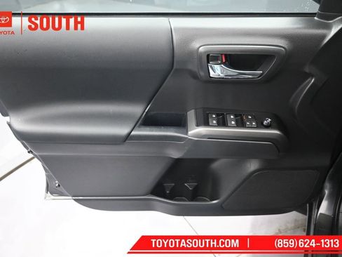 Used 2023 Toyota Tacoma TRD Sport AWD/4WD image 23