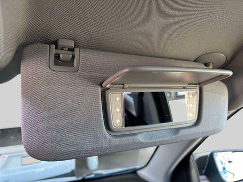 Used 2021 Chevrolet Equinox Premier AWD/4WD image 37