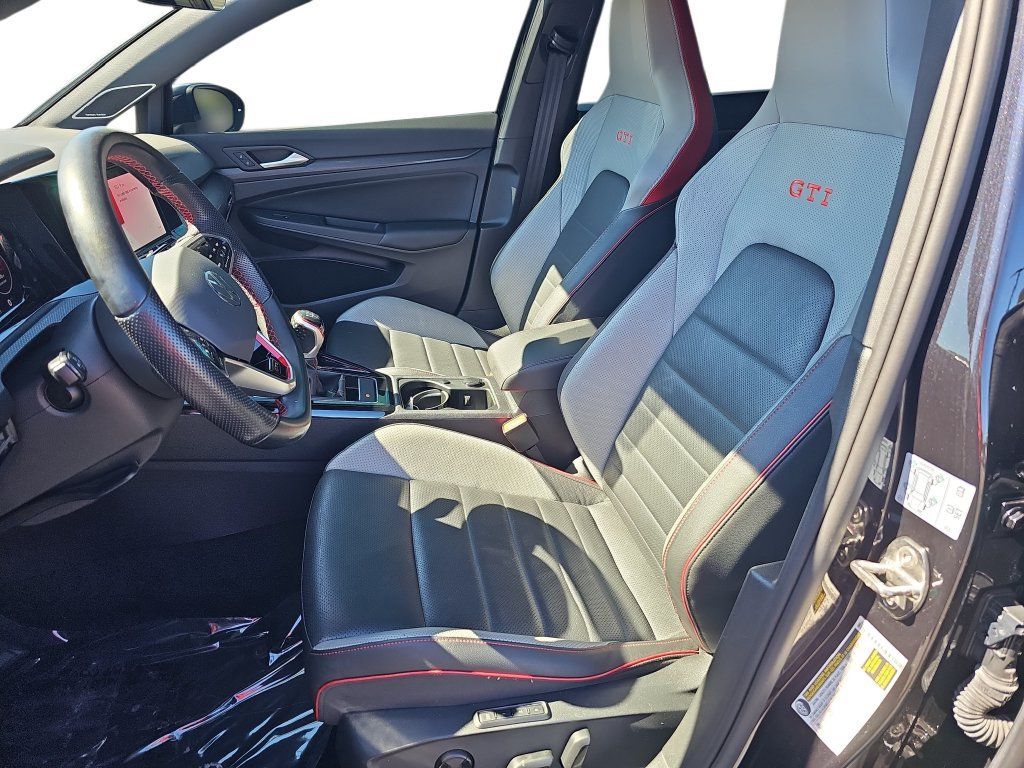 Used 2024 Volkswagen GTI SE FWD image 15