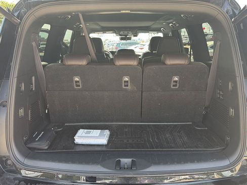 Used 2025 Nissan Armada Platinum Reserve AWD/4WD image 14