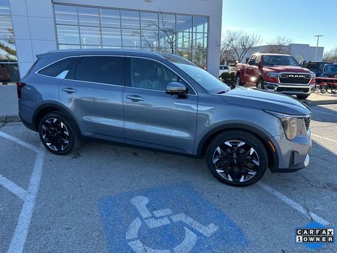 Used 2025 Kia Sorento SX image 37