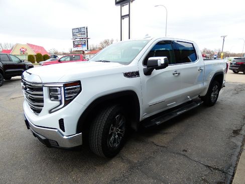 Used 2023 GMC Sierra 1500 SLT w/ SLT Convenience Package image 6