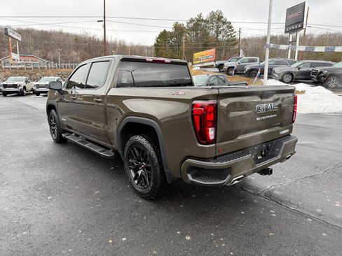 Used 2024 GMC Sierra 1500 Elevation w/ LPO, Elevation Black Package image 3