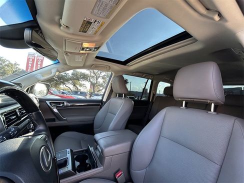 Used 2023 Lexus GX 460 Premium image 12