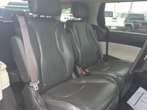 Used 2022 Kia Carnival SX Prestige FWD image 4